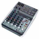 Mixer Behringer Q802Usb